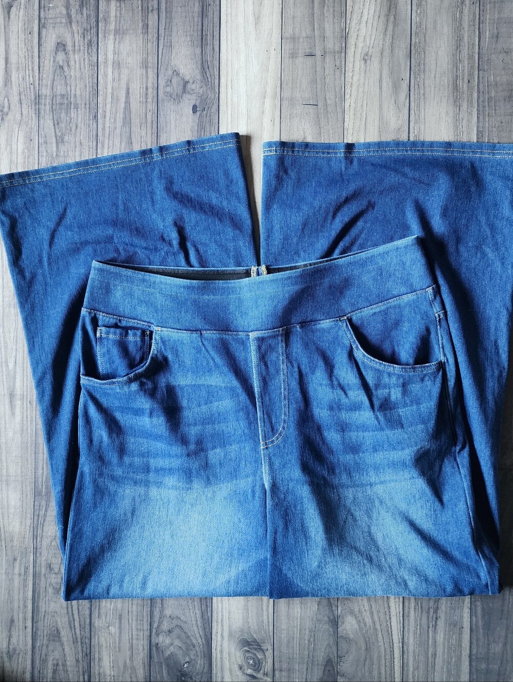 NWT LighterGlide Women's Wide Leg Blue Denim Jeans with Front Pockets
